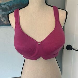 Breezies pink 42C bra